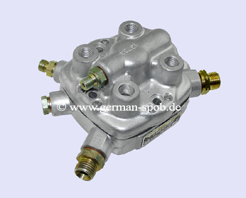 0438101028 Brandstof verdeler Bosch  | Mercedes 190 W201 2.3 16 V | geregenereerd 0 438 101 028 Bosch 0438101028, 0438101027, 0986438227, 0 438 101 028, 0 438 101 027 Mercedes M 102.983 190 W201 E 2.3-16